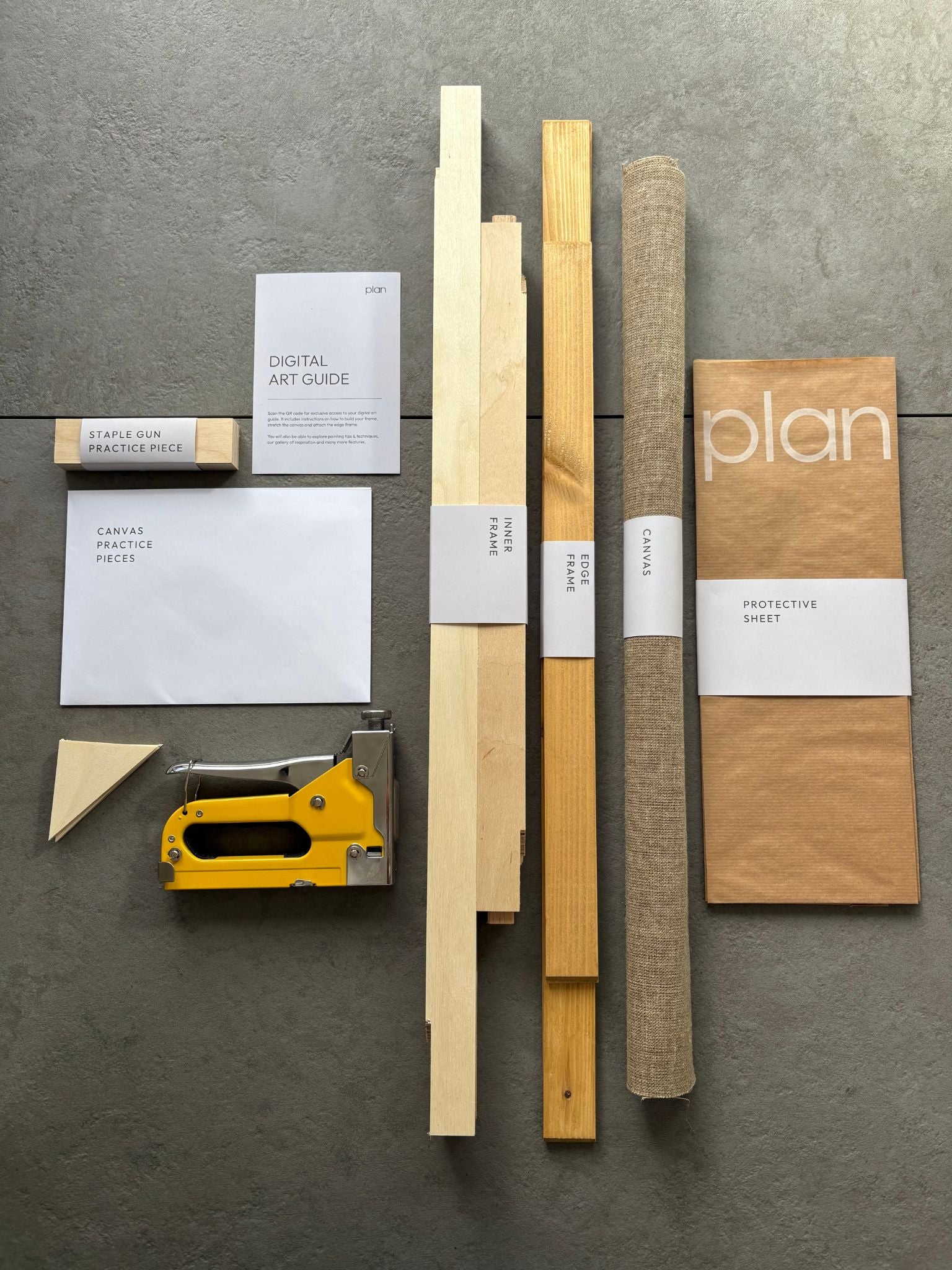 Discover the contents of the Plan Blank Canvas Art Kit in frame size 50x70cm, oak stain. Handcrafted frame with raw linen fabric canvas and tools you need to assemble it.